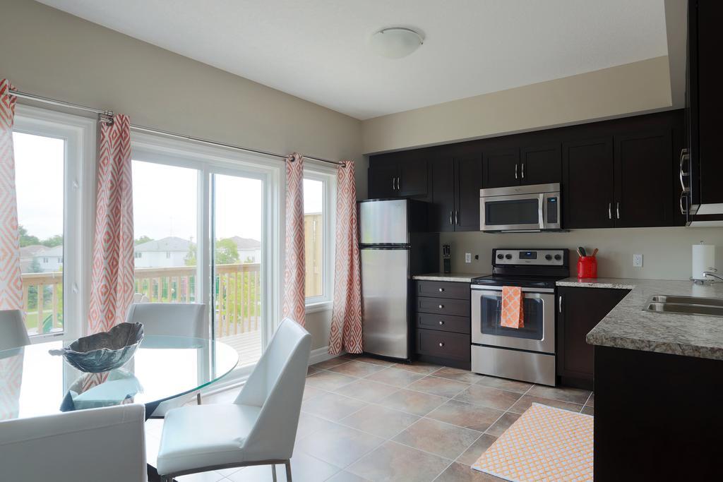 Boardwalk Homes - Executive Townhomes Kitchener Cameră foto